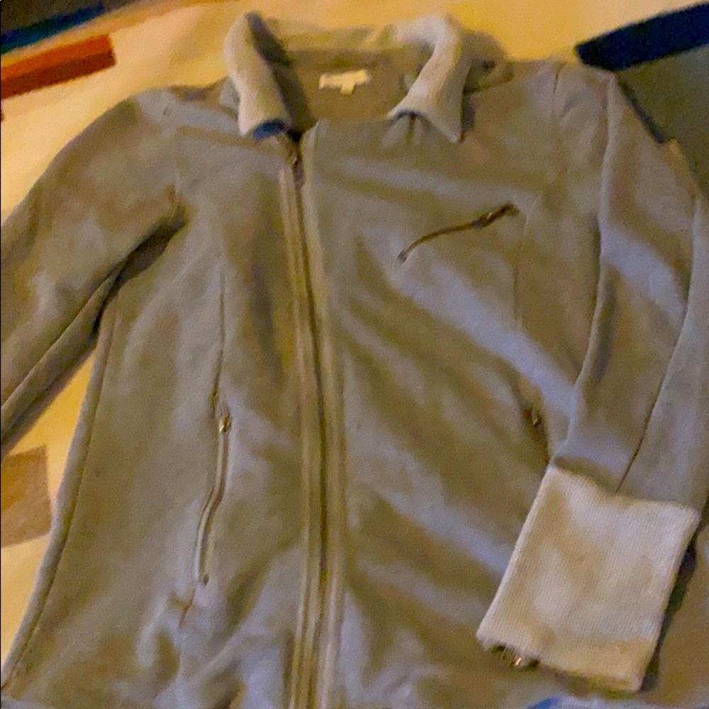Grey sweatshirt